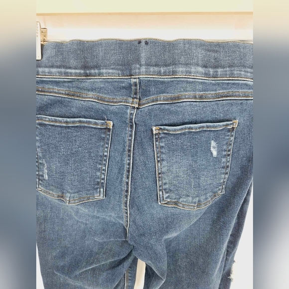 Spanx Distressed Ankle Skinny Raw Hem Jeans 2023 Medium Wash Pull On Medium - Picture 5 of 8